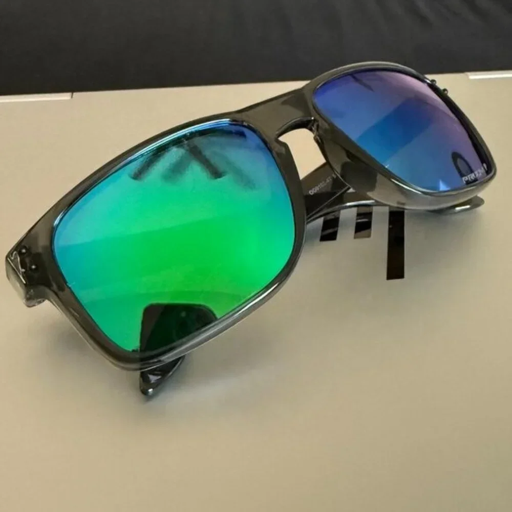 OO9102 Oakley Holbrook Smoke Gray Frame Prizm Polarized Green Reflective Lenses - Picture 3 of 9